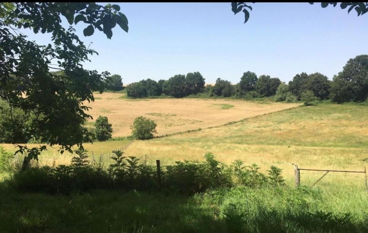 Chez Sophie - Gite Et Gite Equestre Clermont-Dessous Exteriör bild