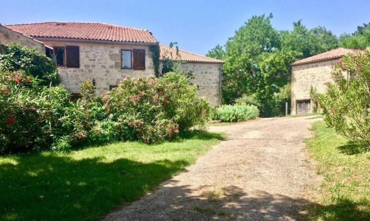 Chez Sophie - Gite Et Gite Equestre Clermont-Dessous Exteriör bild