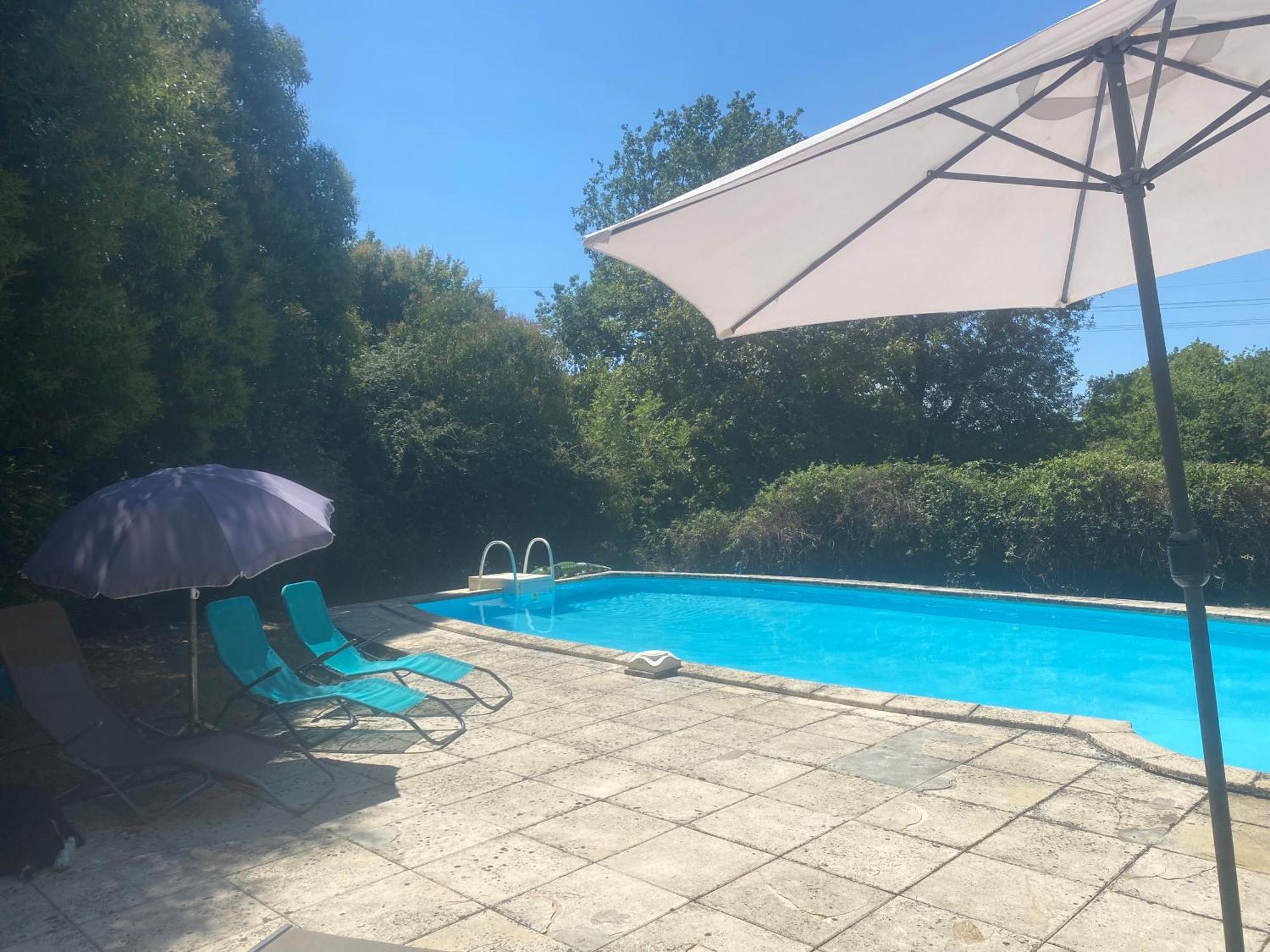 Chez Sophie - Gite Et Gite Equestre Clermont-Dessous Exteriör bild